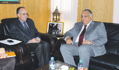 السفير المصري مع الوزير محمد عبو