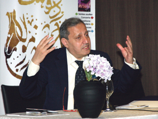 فوزي الصقلي مدير المهرجان