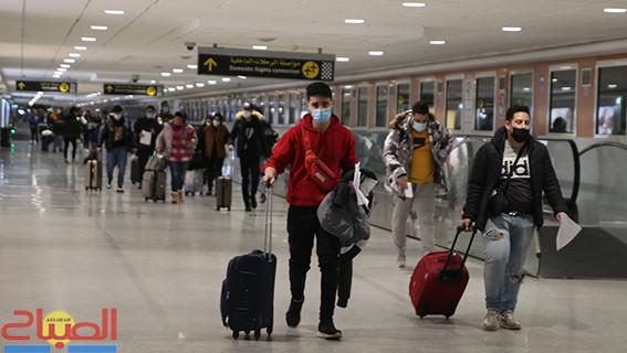 Arrivée des 174 étudiants marocains d’Ukraine à Aeroport M 5 ph jarfi (11) | جريدة الصباح