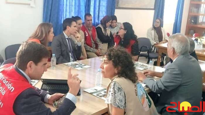 السفير الإسباني يشيد بمشاريع تمكين النساء