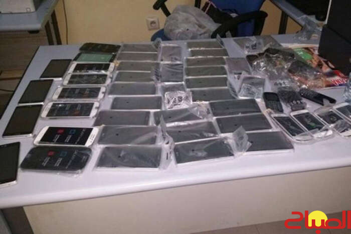 حجز 8000 هاتف مهرب بمطار البيضاء