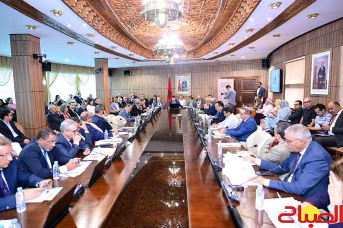 لجنة التعليم بالمستشارين تفكك لغز التأجيلات وتشرع في التصويت على مجلس الصحافة بمناقشة 139 تعديل