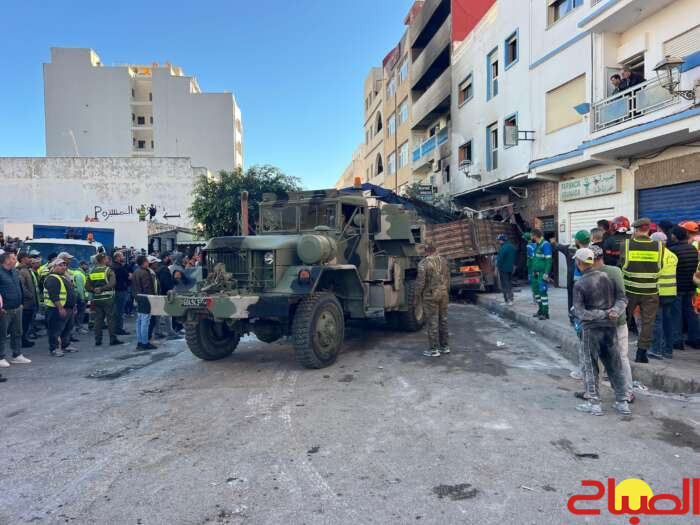 مصرع 4 أشخاص وإصابة 9 في اصطدام مروع لشاحنة كبيرة بمقهى بالفنيدق