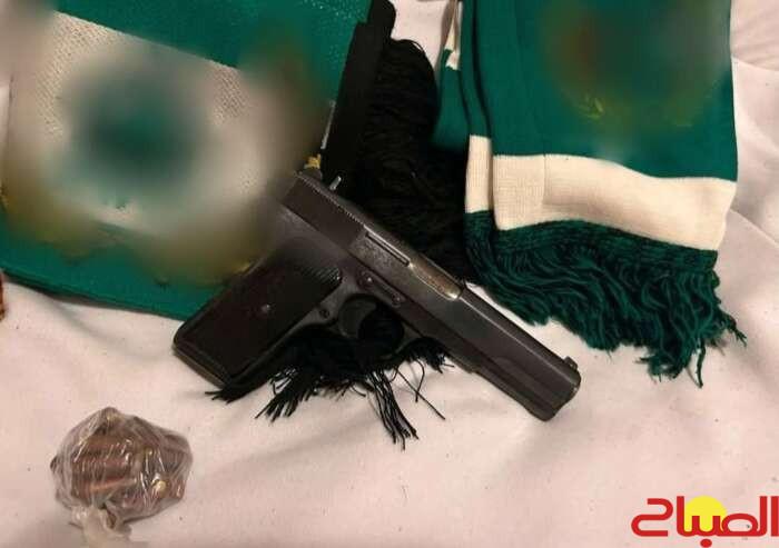 الأمن يوقف مشجعا ظهر في فيديو بمجسم لسلاح ناري وخراطيش نارية
